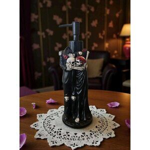 New Black Bride & Groom Headless Wedding Halloween Soap Dispenser Spooky